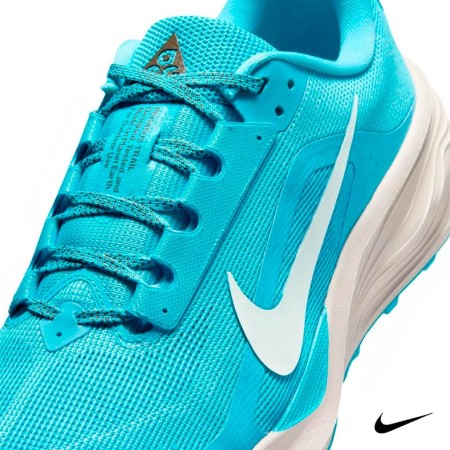 Detalle upper técnico Nike ACG Pegasus Trail hombre