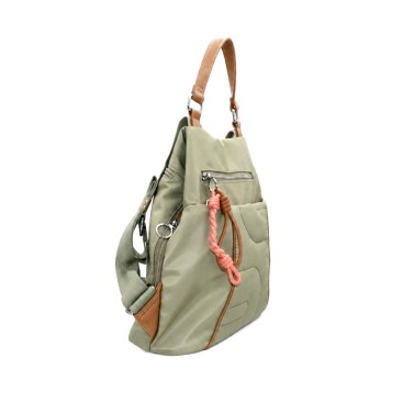 Mochila verde kaki mujer vista trasera con asas regulables
