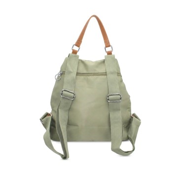 Mochila verde mujer vista lateral con detalles arena y tirador decorativo