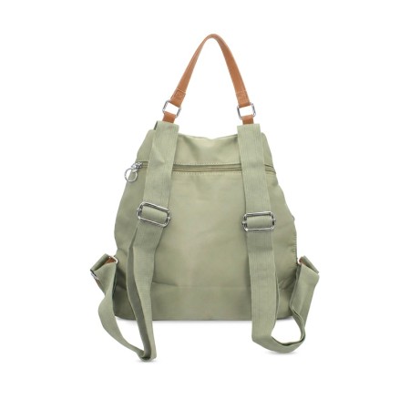 Mochila verde mujer vista lateral con detalles arena y tirador decorativo