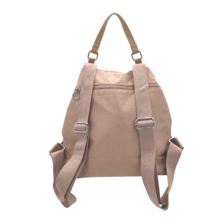 Mochila rosa maquillaje mujer vista trasera con asas regulables.