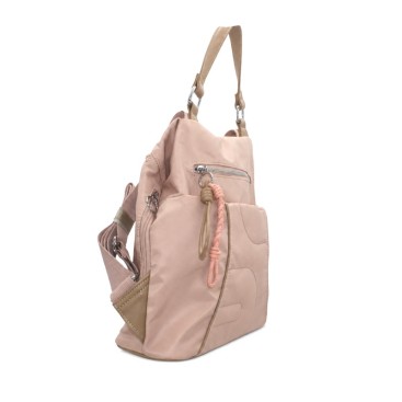 Mochila rosa mujer vista lateral con detalles arena y bolsillo exterior.