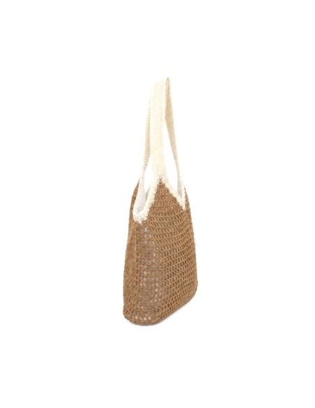 Vista lateral de bolso shopper tejido color camel estilo artesanal para mujer.
