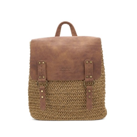 Mochila vintage de rafia natural para mujer con detalles marrones.