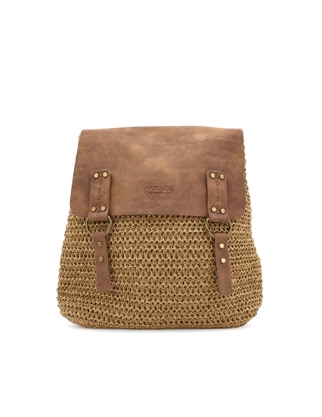 Mochila de verano para mujer en tono natural y marrón envejecido.
