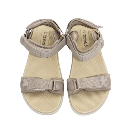 Sandalias cómodas para mujer color taupe con ajuste de velcro vista superior.