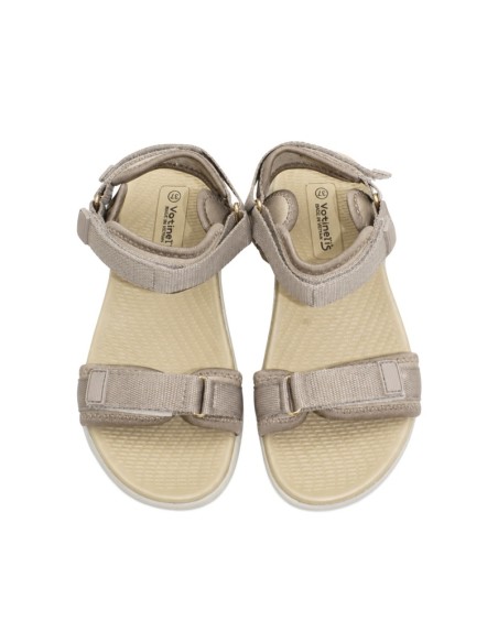 Sandalias cómodas para mujer color taupe con ajuste de velcro vista superior.