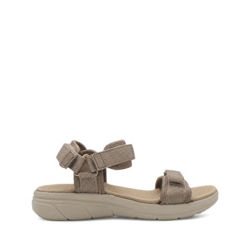 Sandalia deportiva taupe para mujer con triple velcro ajustable vista lateral.