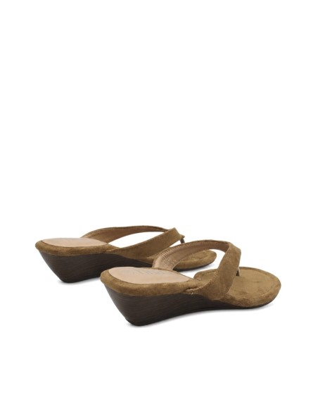 sandalia de cuña taupe cómoda y ligera