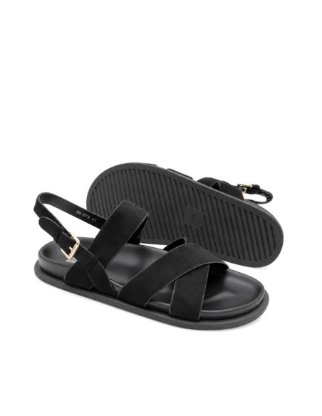 Sandalia hombre negra casual de tiras cruzadas efecto antelina.