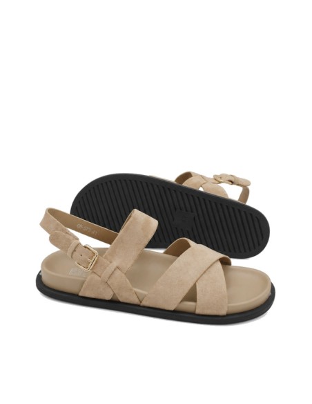 Sandalia casual hombre beige con suela de goma.