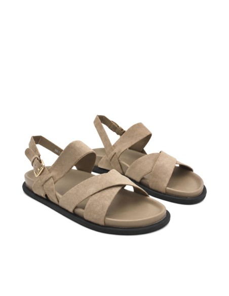 Sandalia hombre beige de tiras cruzadas estilo verano.
