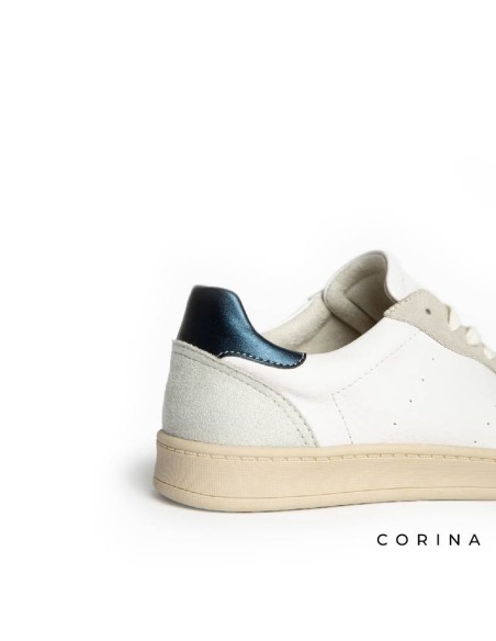 Sneaker casual mujer blanca con detalles grises y azul metalizado