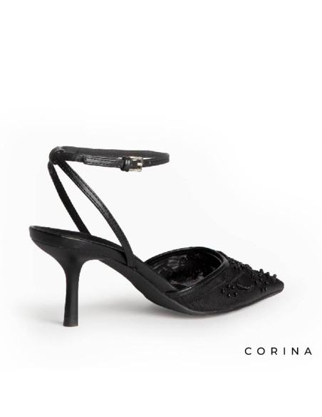 Zapato Corina negro con bordado floral y pulsera