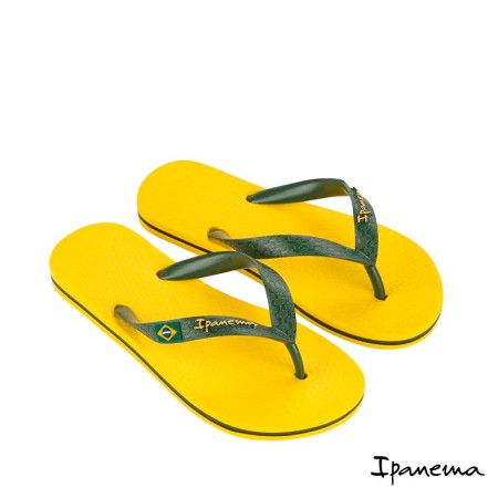 Chanclas de goma Ipanema para niño en color amarillo con tiras verdes y bandera de Brasil