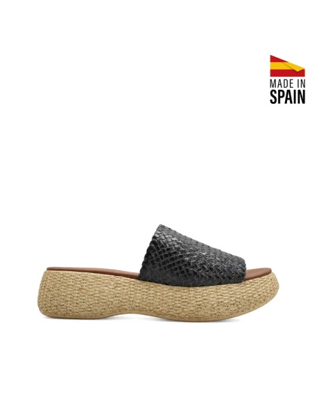 Sandalia de plataforma con piel trenzada negra Made in Spain
