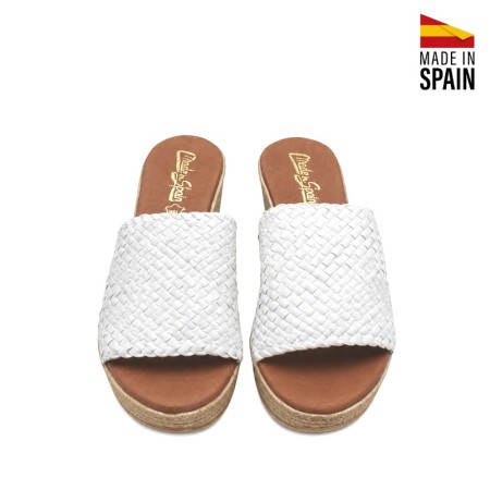 Zueco color trenzado Positano blanco de piel Made in Spain vista frontal