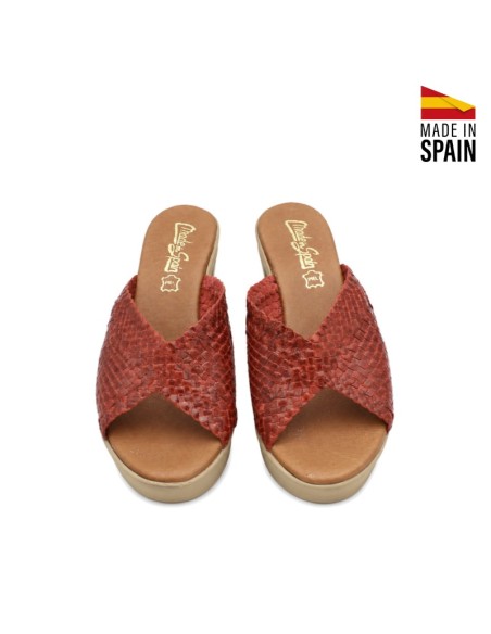 Sandalia mujer roja trenzada con plataforma cómoda