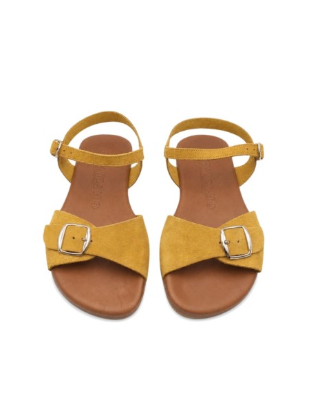 sandalias barefoot mujer ocre serraje hebilla empeine vista superior