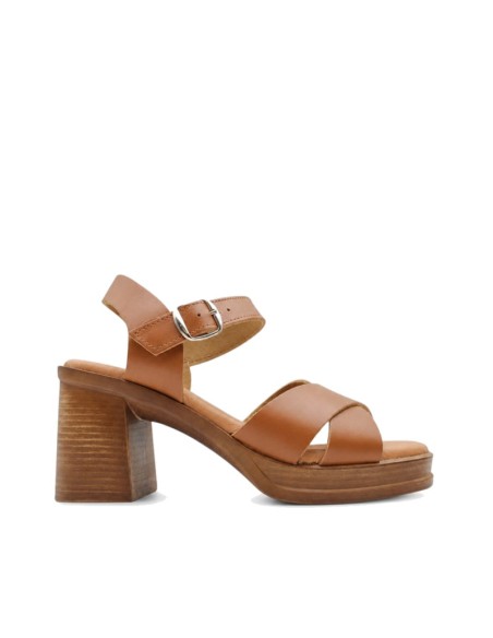 sandalias tacón alto y plataforma