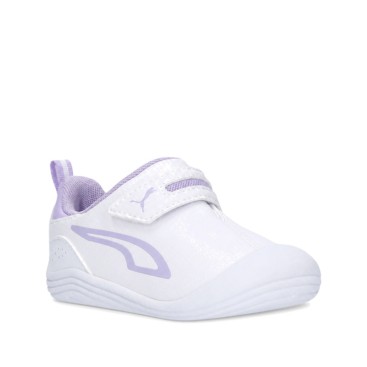 Zapatilla Puma Kitten blanca con detalles lila y puntera redondeada