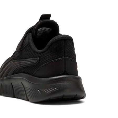 Talón de zapatilla Puma FlexFocus Modern AC+ negra con forro de malla