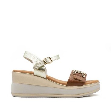 sandalias de cuña elegantes en piel camel