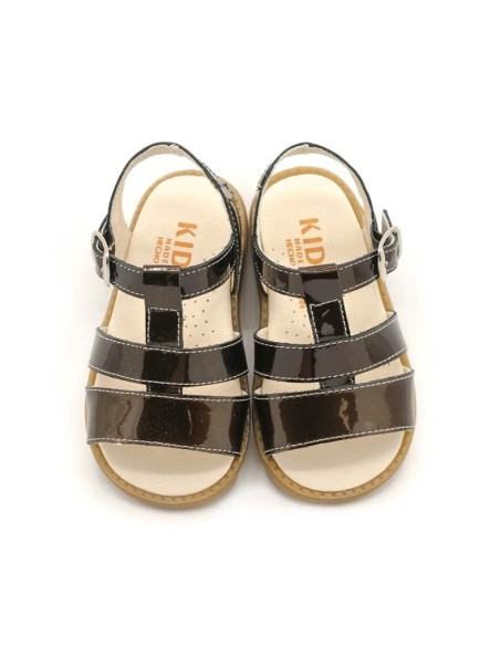 sandalias niña marrones de charol
