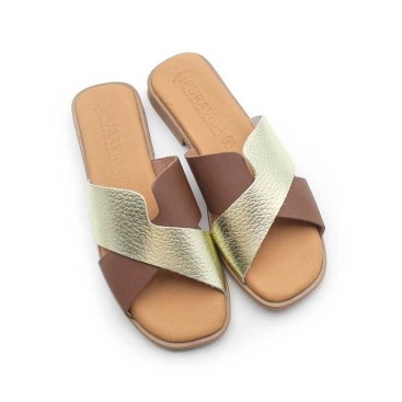 sandalias planas mujer piel marrón y dorado