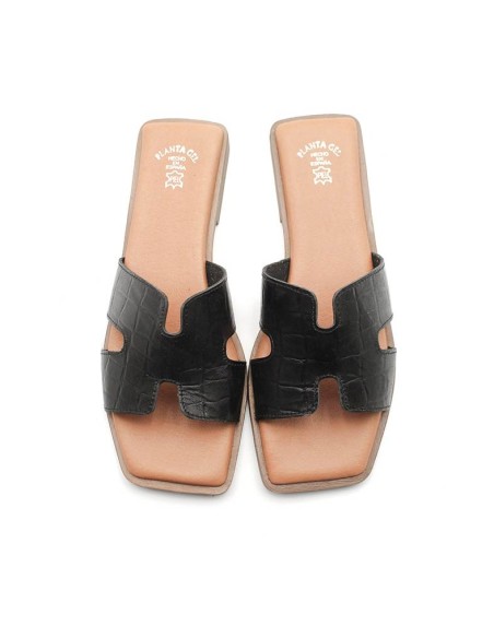 sandalias negras de charol