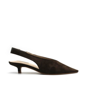 Zapato tacon bajo marron destalonado lateral