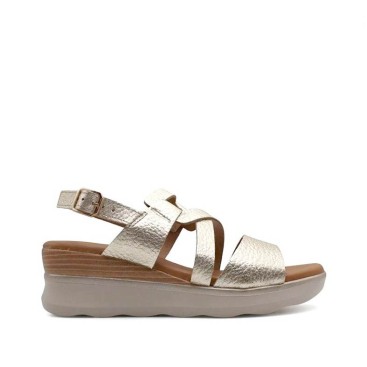 Sandalia cuña media dorada piel mujer vista lateral