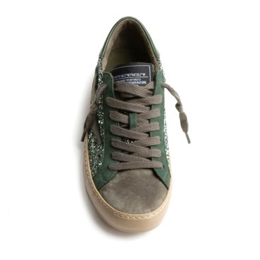 Zapatilla Corina rayo verde vista superior con lengüeta y cordones