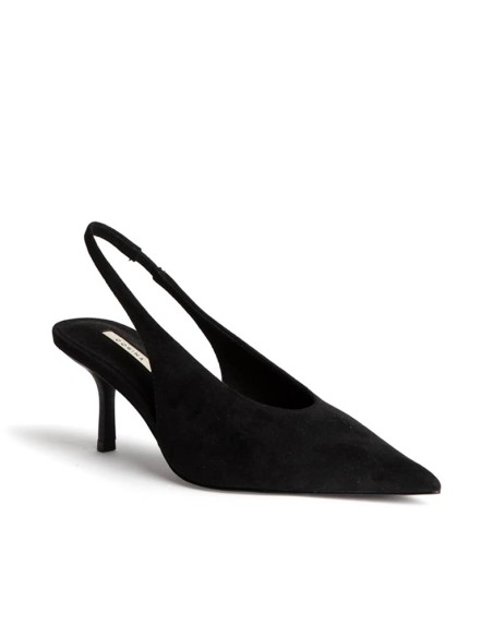 Zapato negro destalonado de tacón fino Corina en perspectiva frontal