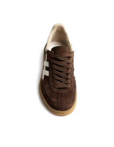Zapatillas marrón chocolate Corina con cordones vistas desde arriba