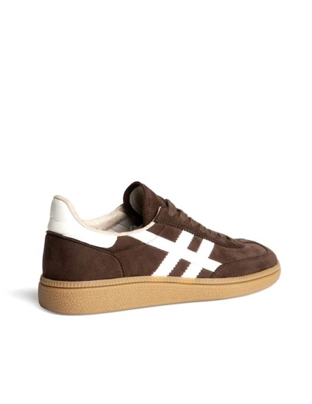 Vista trasera de zapatillas marrón chocolate mujer con talón blanco