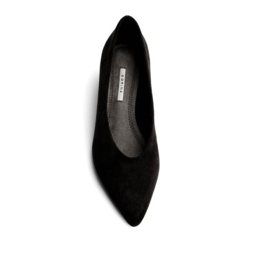 zapatos de salon negros de antelina vista superior