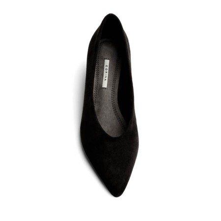 zapatos de salon negros de antelina vista superior