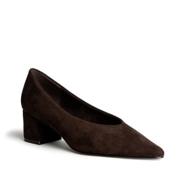 zapatos de salon marron de tacon ancho vista frontal lateral