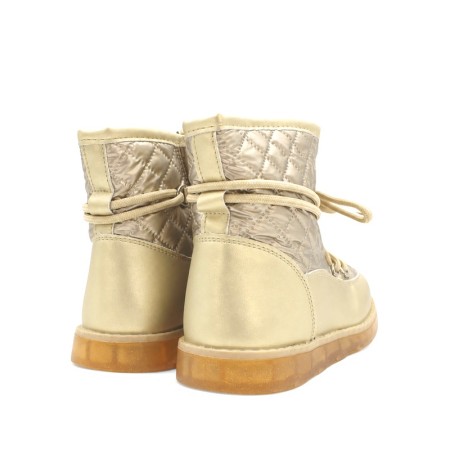 bota de nieve niña dorada vista trasera