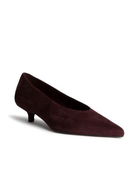 Zapato de salón burdeos de mujer en antelina vista diagonal