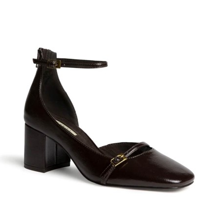 Zapato Mary Jane marrón chocolate con tacón ancho vista en perspectiva