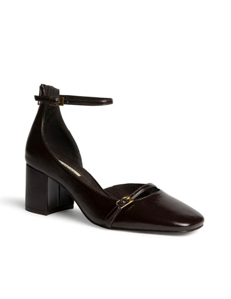 Zapato Mary Jane marrón chocolate con tacón ancho vista en perspectiva