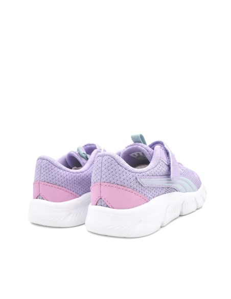 Vista trasera de zapatillas deportivas niña Puma lila con detalles rosas.