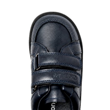 Detalle de la puntera ancha del zapato colegial barefoot Conguitos Goflex azul marino