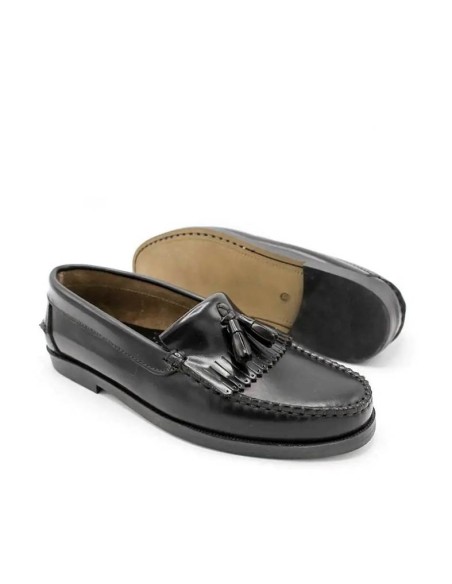 MOCASÍN CASTELLANO NEGRO CON BORLAS Y FLECOS