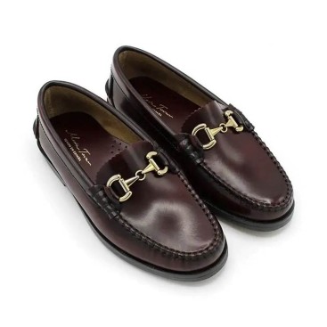 MOCASÍN CASTELLANO burdeos con cadena dorada