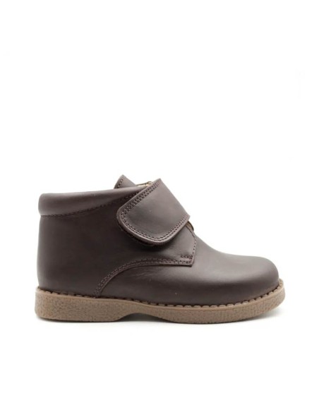 botines marrones niño​