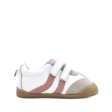Zapatillas blancas beige y rosa niña con puntera amplia vista lateral