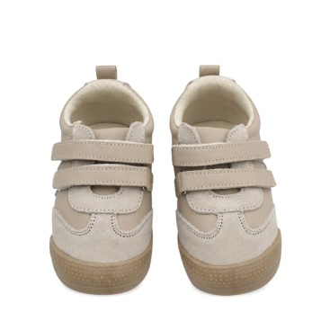 Deportivas bebé beige con velcro vista frontal